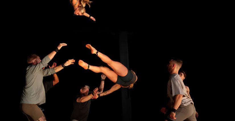 Cirque en famille à Lyon "Ten Thousand Hours" dès 6 ans aux Petites Nuits de Fourvière