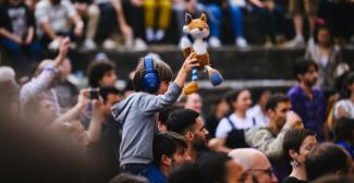 Du spectacle, des étoiles et du fun à Lyon ? Découvrez Les Petites Nuits de Fourvière en famille !